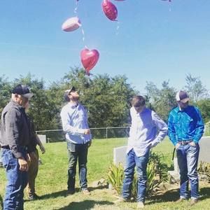 Meet your Posher, Raymond